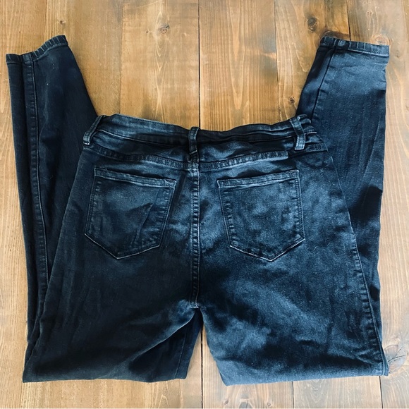 Fashion Nova black skinny jeans - Picture 4 of 5